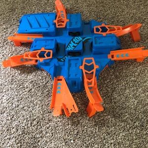 Hot wheels cross cross track